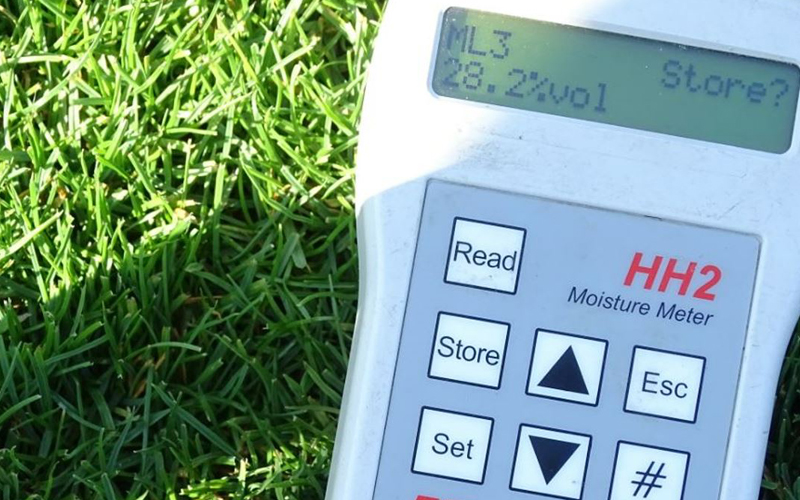 rasengraeser trockenstress messung bodenfeuchte